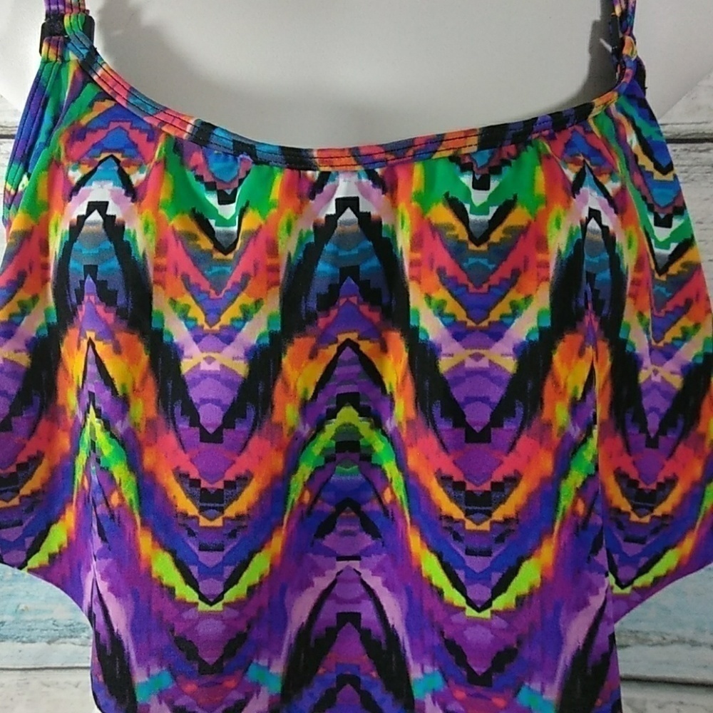 BEACH Betty by Miracle Brands Swimsuit Top - Picture 4 of 8